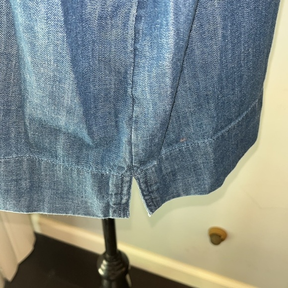 Free Assembly Women's keyhole Neck Denim Top with Puff Sleeves, Sizes XL NWOT - Picture 4 of 8